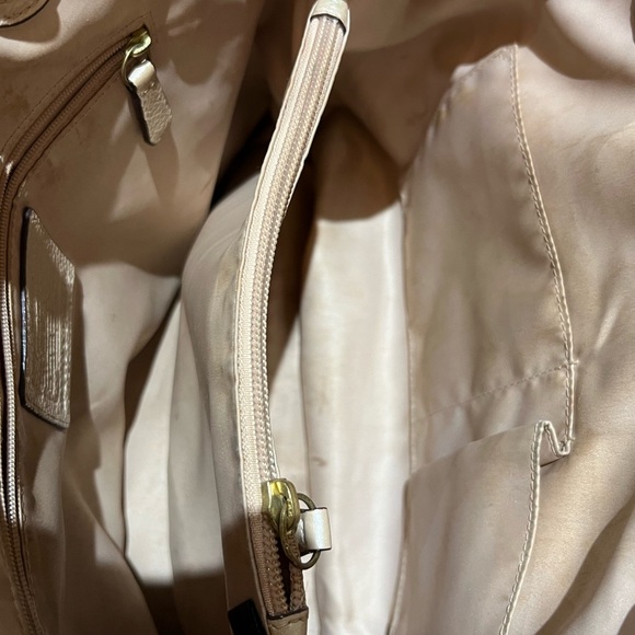 Coach - Picture 8 of 10